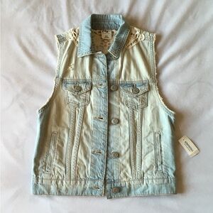 Light Wash Destroyed Jean Vest With Lace Detail